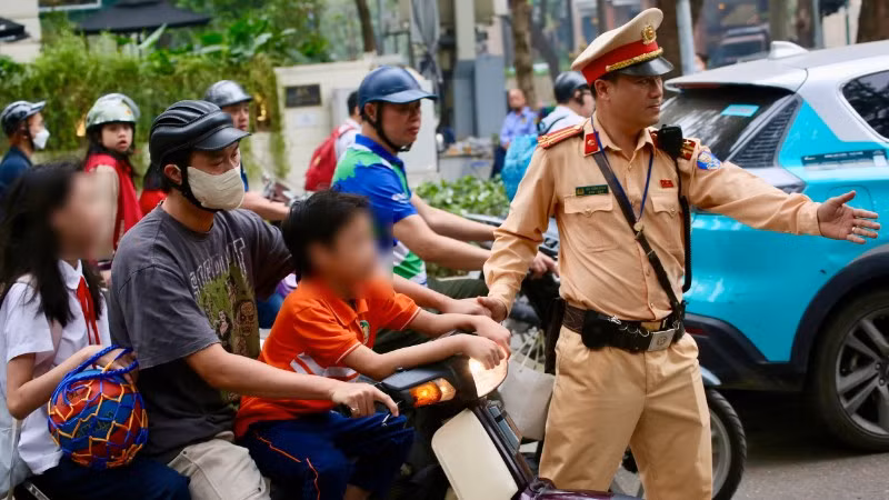 Góp phần xây dựng văn hóa giao thông an toàn, văn minh ngay từ mỗi gia đình, nhà trường và cộng đồng.