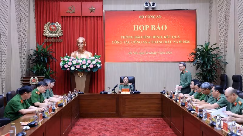 Trung tướng Đặng Hồng Đức, Thứ trưởng Công an, chủ trì họp báo.
