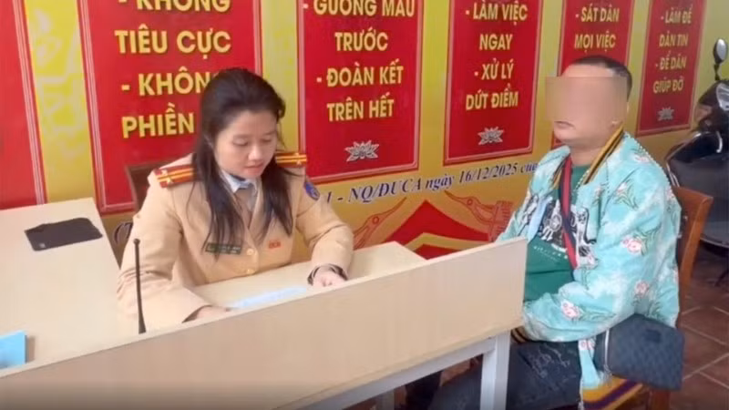 Lái xe Nguyễn Văn H. bị xử phạt 23 triệu đồng và trừ 6 điểm trên giấy phép lái xe.