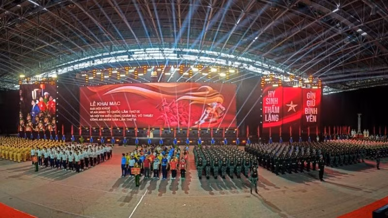 Toàn cảnh lễ khai mạc.