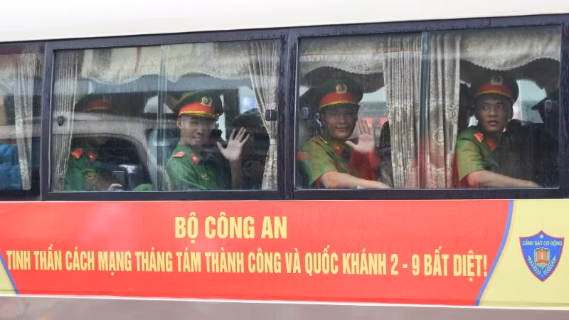 doan-doan-a80-cong-an-9016-7805.jpg