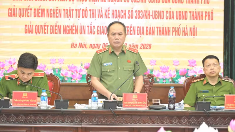 Hội nghị trực tuyến đánh giá kết quả giải quyết điểm nghẽn trật tự đô thị và ùn tắc giao thông thành phố Hà Nội.