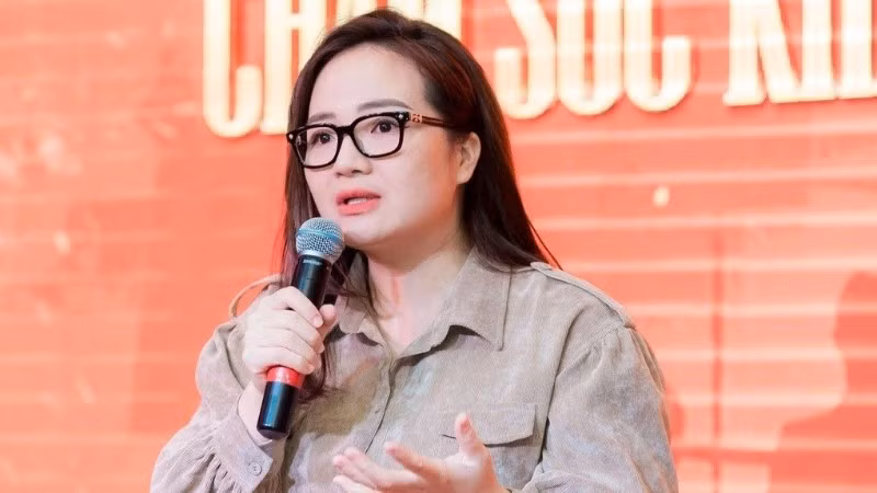 Hoàng Thị Hường (chủ hệ sinh thái Hoàng Hường)