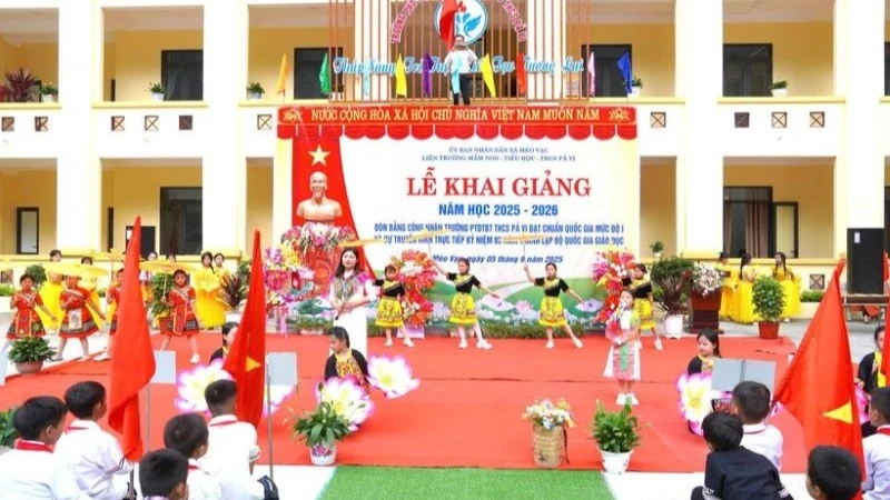 Không khí náo nức trong Lễ khai giảng năm học mới 2025-2026 diễn ra tại các trường trên địa bàn tỉnh vùng cao Tuyên Quang.