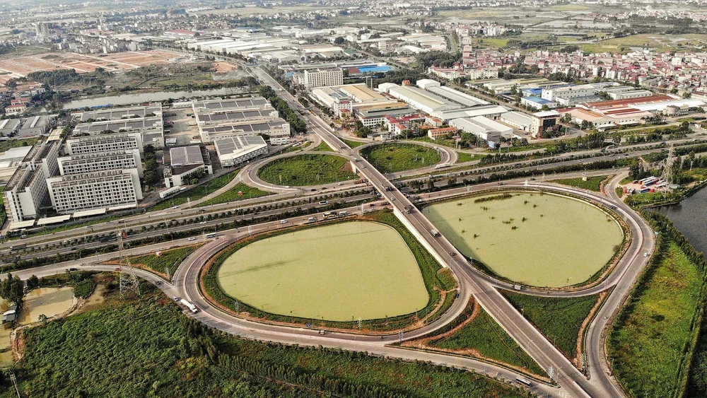 Nút giao thông hiện đại kết nối Khu công nghiệp Vân Trung với khu vực đô thị tỉnh Bắc Ninh. (Ảnh: ĐẶNG GIANG)