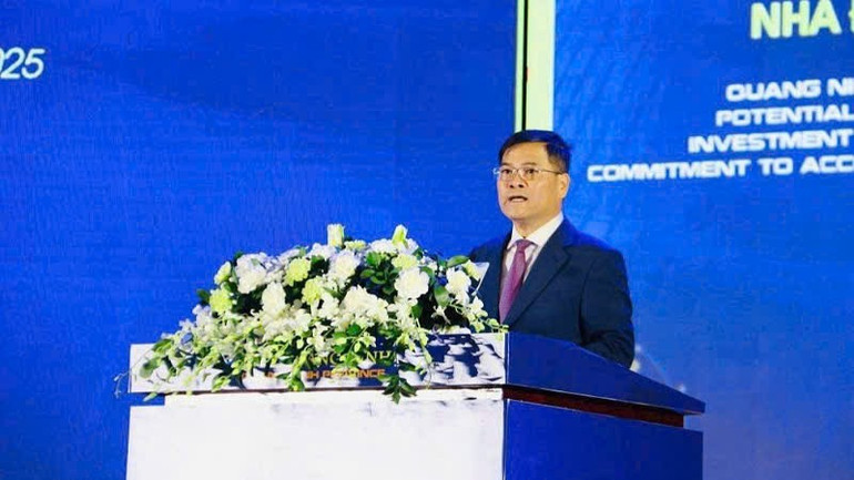 A konferencián felszólalt Bui Van Khang, Quang Ninh tartomány népi bizottságának elnöke. hn-2.jpg