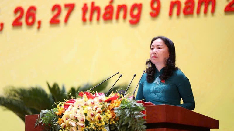 Đồng chí Vi Ngọc Bích, Phó Chủ tịch Thường trực Hội đồng nhân dân tỉnh Quảng Ninh điều hành Phiên trù bị. dh-dang-8.jpg