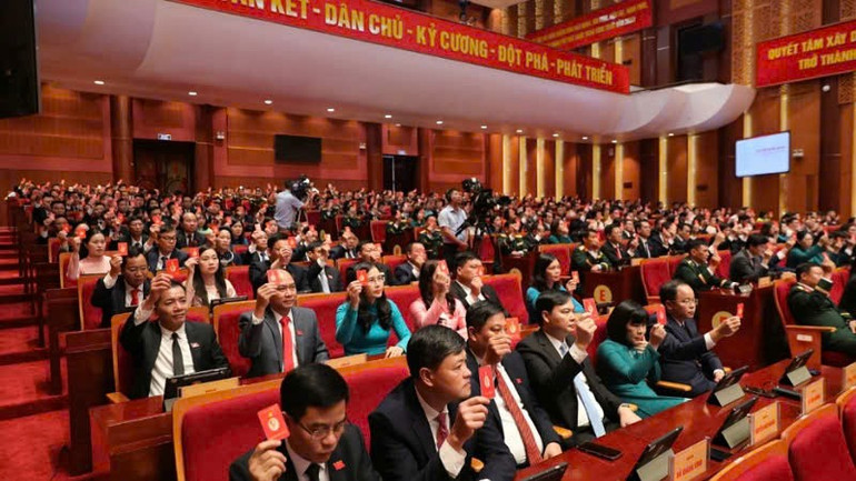 Các đại biểu dự Đại hội đại biểu Đảng bộ tỉnh Quảng Ninh lần thứ XVI, nhiệm kỳ 2025-2030. dh-dang-5.jpg
