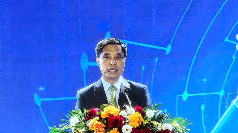 Phó Chủ tịch Ủy ban nhân dân tỉnh Quảng Ninh Vũ Văn Diện phát biểu chào mừng tại diễn đàn. dd-2.jpg