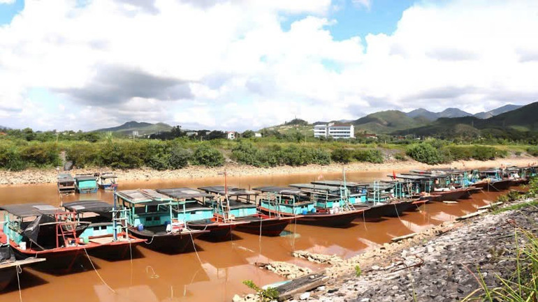 Tàu, thuyền vào tránh trú bão tại thôn Đồng Châu, xã Tiên Yên. bai-4.jpg