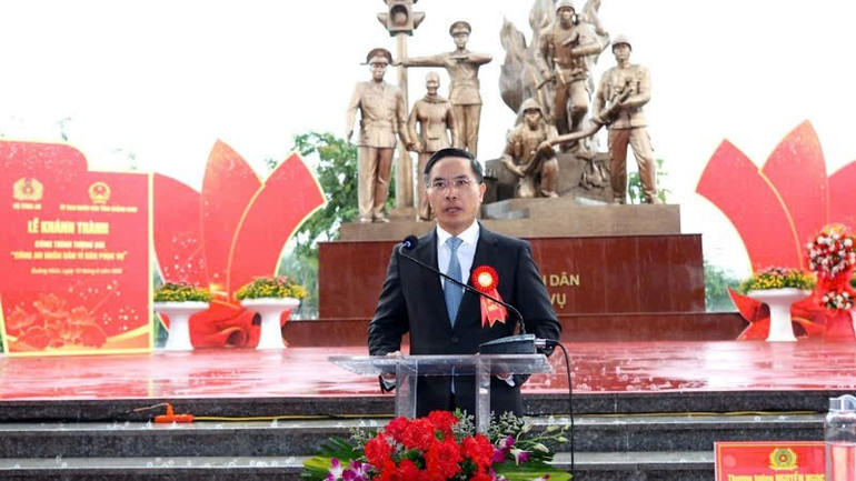 Chủ tịch Ủy ban nhân dân tỉnh Quảng Ninh Phạm Đức Ấn phát biểu tại Lễ khánh thành tượng đài “Công an nhân dân vì dân phục vụ”. ca-4.jpg