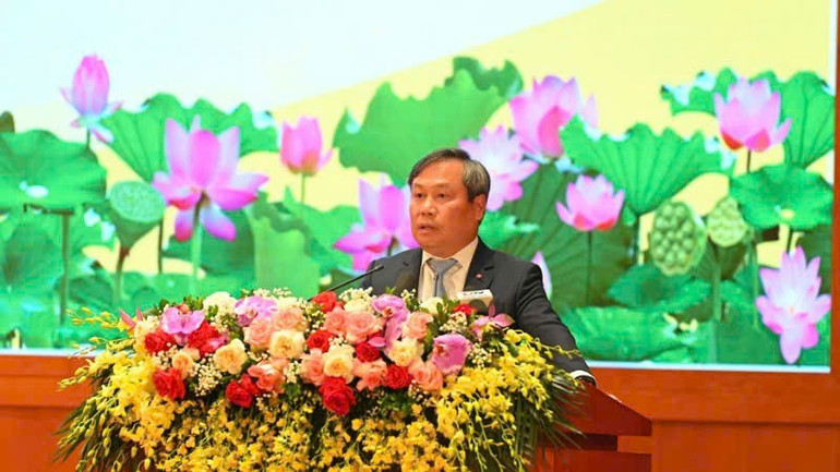 Đồng chí Vũ Đại Thắng, Bí thư Tỉnh ủy Quảng Ninh phát biểu tại hội nghị. cb-3.jpg