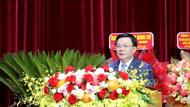 Đồng chí Nguyễn Xuân Thắng, Ủy viên Bộ Chính trị, Giám đốc Học viện Chính trị quốc gia Hồ Chí Minh, Chủ tịch Hội đồng Lý luận Trung ương phát biểu chỉ đạo đại hội. vd-2.jpg