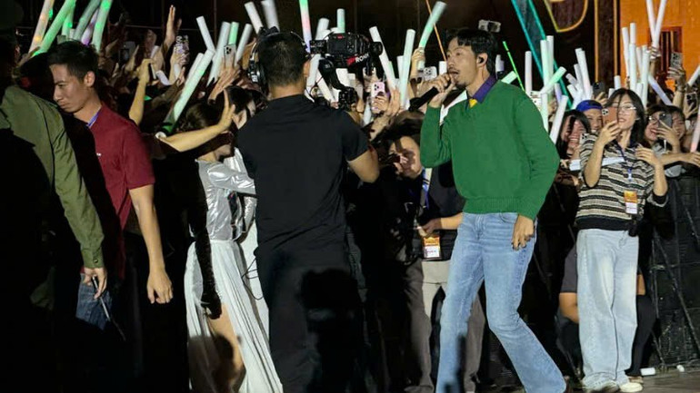 Програма вітає повернення співака Ден Вау. tkv-5.jpg