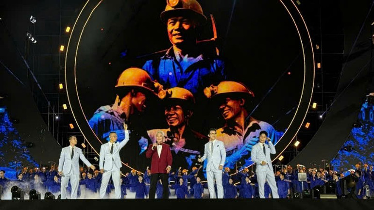 Народний артист Куанг Тхо з відомими піснями про Куангнінь. tkv-2.jpg