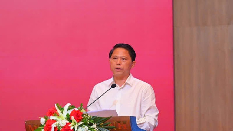 Ông Nguyễn Tiến Long, Phó Chủ tịch Hội Doanh nhân trẻ Việt Nam phát biểu tại Diễn đàn. hoi-thao-4.jpg