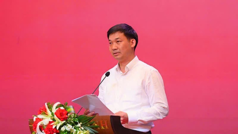 Phó Chủ tịch Ủy ban nhân dân tỉnh Quảng Ninh Nguyễn Văn Công phát biểu tại Diễn đàn. hoi-thao-2.jpg