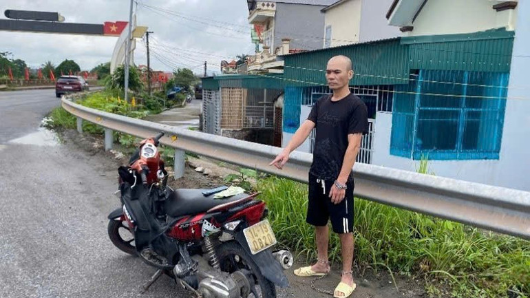 Đối tượng Nguyễn Văn Vang cùng tang vật và phương tiện. anh-ma-tuy-1.jpg