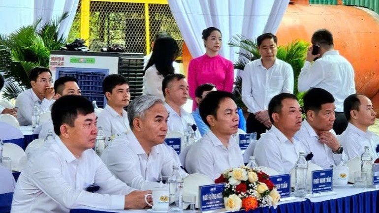 Lãnh đạo Tập đoàn Công nghiệp Than-Khoáng sản Việt Nam dự Lễ khởi công. kc-9-838.jpg