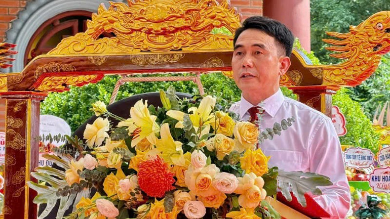 ທ່ານ ເລຕຽນຢຸງ, ຫົວໜ້າຄະນະຄຸ້ມຄອງປູຊະນີຍະສະຖານ ແລະ ພູມສັນຖານກ່າວຄຳປາໄສທີ່ພິທີໄຂງານບຸນວິຫານຮຸ່ງ 2025. an-sinh-2.jpg