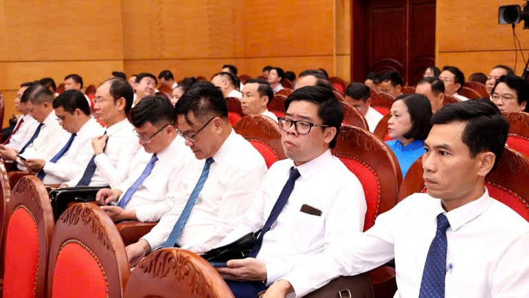 Các đại biểu dự kỳ họp. hd-5.jpg
