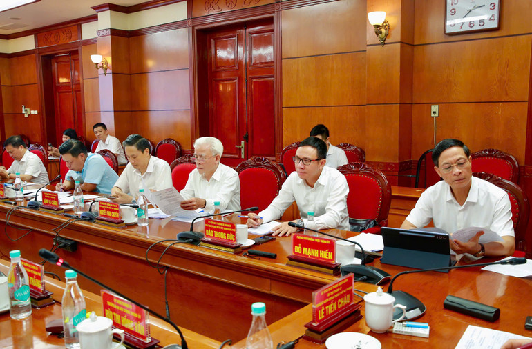Các đại biểu dự phiên họp. 82af0e651f04a85af115.jpg