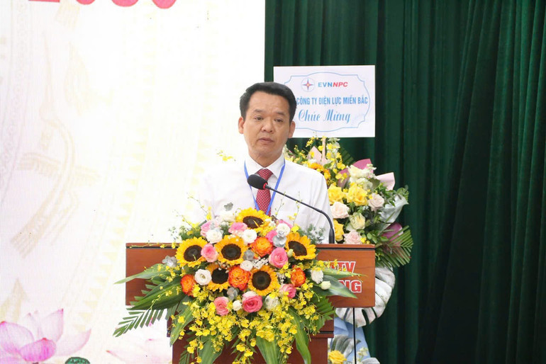 Đồng chí Nguyễn Hữu Hưởng, Bí thư Đảng ủy, Chủ tịch kiêm Giám đốc Công ty trách nhiệm hữu hạn một thành viên Điện lực Hải Phòng. 9bf0468398f42faa76e5.jpg