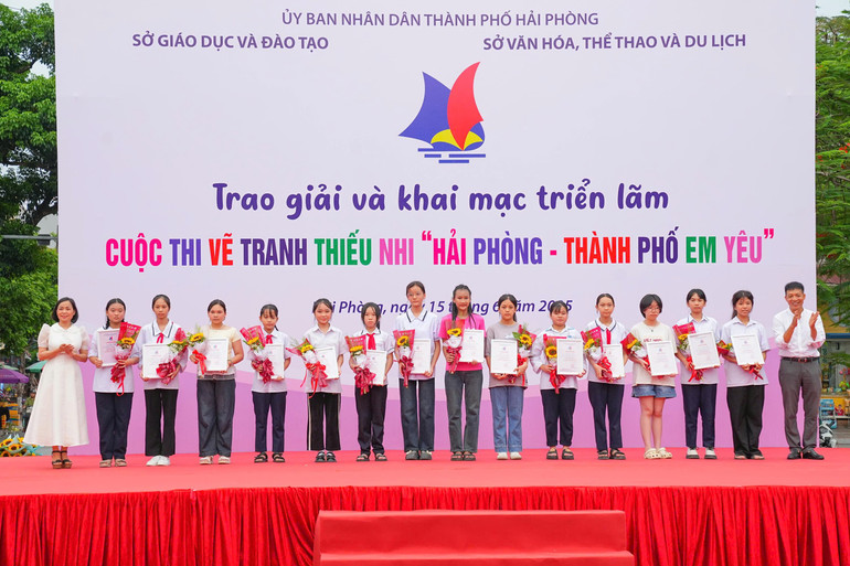 Ban tổ chức lựa chọn ra 63 tác phẩm tiêu biểu để trao giải. 7abc5786-3231-4333-8a4c-0377521a303e.jpg