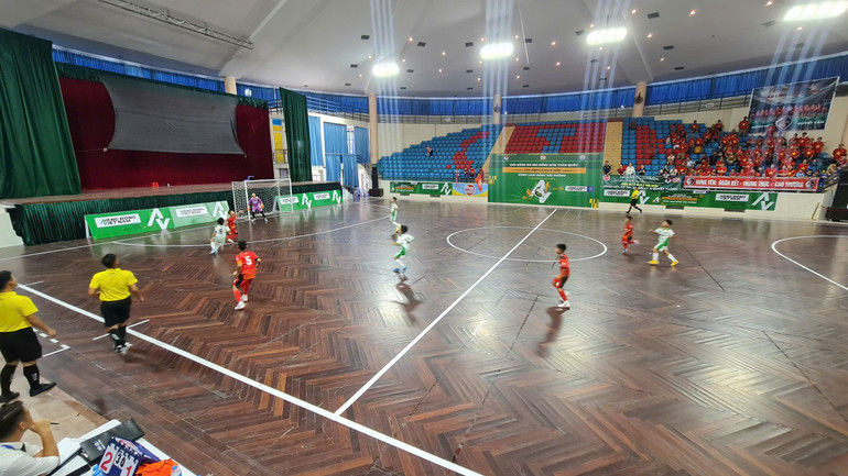 Các trận đấu diễn ra hấp dẫn. 85e25d1a09d8bd86e4c9.jpg