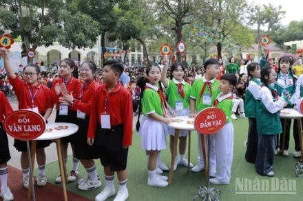 Chương trình giao lưu về đổi mới phương pháp giáo dục an toàn giao thông tại Phú Thọ.