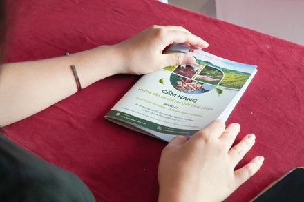 Cẩm nang “Hướng dẫn tái chế rác thải thực phẩm”.