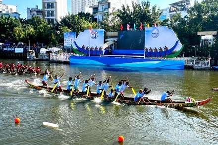 Các đội tranh tài hấp dẫn tại giải đấu.