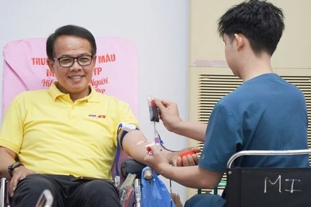 Chương trình hiến máu thu hút nhiều cá nhân, tổ chức tham gia.