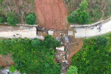 Bộ Xây dựng đã chỉ đạo các cơ quan, đơn vị trong toàn ngành chủ động phòng ngừa bão số 15 "từ sớm, từ xa", ứng phó ở mức cao nhất.