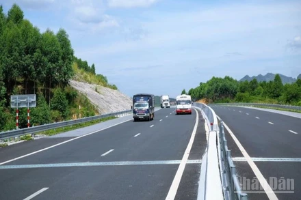 Sau hơn 5 năm đưa vào vận hành khai thác, tuyến cao tốc Bắc Giang-Lạng Sơn đã phục vụ hơn 11 triệu lượt phương tiện lưu thông an toàn và thông suốt, ổn định.