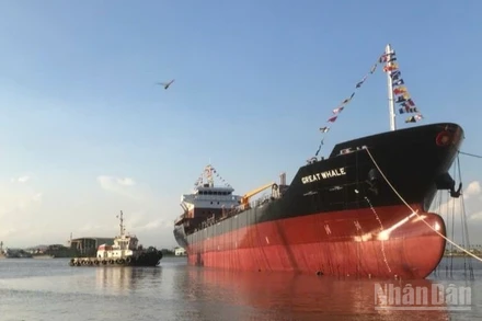 Công ty Đóng tàu Bạch Đằng (SBIC) hạ thủy thành công tàu chở dầu/hóa chất quốc tế dung tích 9.300m3 mang tên Great Whale.