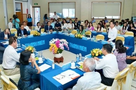 Tọa đàm “Giảm phát thải, lọc không khí” đã thu hút nhiều chuyên gia môi trường, các doanh nghiệp liên quan tham gia thảo luận.