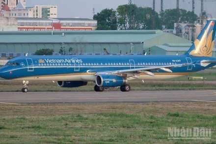 Chuyến bay VN837 của Vietnam Airlines hạ cánh tại Đà Nẵng để cấp cứu hành khách.