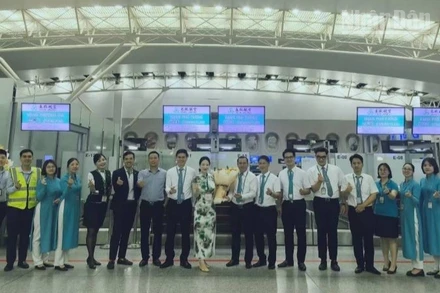 Đón chào hai đường bay quốc tế thương mại thường lệ khứ hồi giữa Ninh Ba, Thượng Hải với Hà Nội.