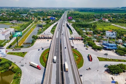 Từ ngày 26/7 tới, VEC sẽ điều chỉnh tạm thời phương án tổ chức giao thông đoạn Km225+900-Km227+500 đường cao tốc Cầu Giẽ-Ninh Bình.