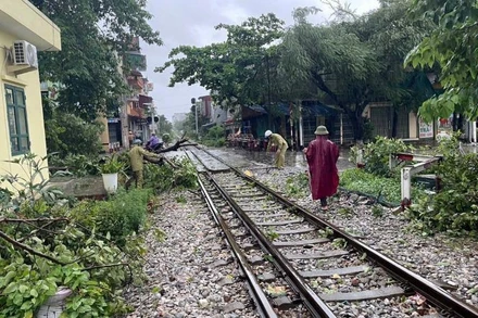 Ngành đường sắt triển khai các biện pháp bảo đảm an toàn phòng chống bão số 3.