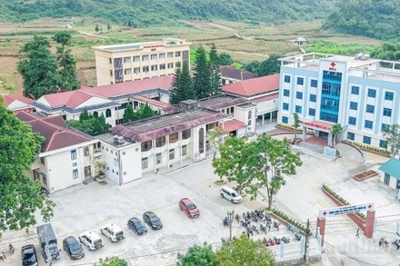 Công trình xây dựng Khoa Khám bệnh và điều trị (Bệnh viện Đa khoa khu vực Quản Bạ, Tuyên Quang).