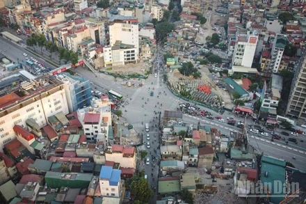 Dự án đường Vành đai 1 đoạn Hoàng Cầu-Voi Phục tại Hà Nội có thể được coi là ví dụ điển hình về câu chuyện giải phóng mặt bằng.