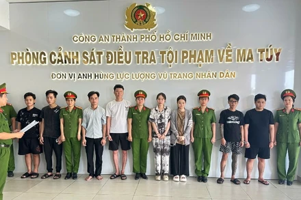 Các đối tượng tại cơ quan chức năng. (Ảnh: Công an cung cấp)