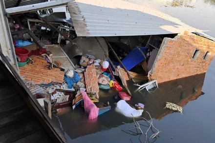 Hiện trường vụ sập nhà. 