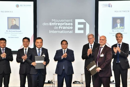 Sự kiện diễn ra dưới sự chứng kiến của Thủ tướng Phạm Minh Chính tại Diễn đàn Doanh nghiệp Việt Nam-Pháp ngày 11/6, trong khuôn khổ chuyến công tác của đoàn Chính phủ Việt Nam làm việc với các đối tác tại Pháp.