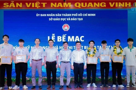 Các cán bộ, giảng viên, sinh viên tại kỳ thi Kỹ năng nghề Thành phố Hồ Chí Minh năm 2025. (Ảnh: UTH)