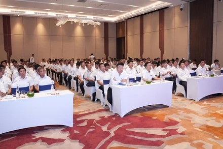 Toàn cảnh hội nghị. 