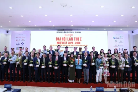Ban Chấp hành HoREA nhiệm kỳ 2025-2030 ra mắt đại hội. 