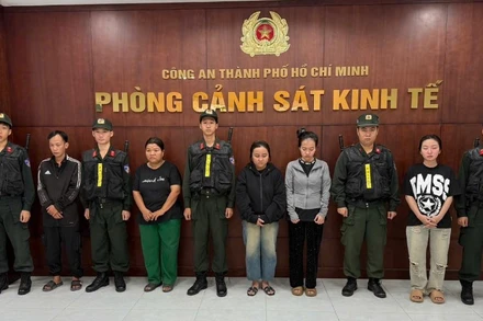 Các đối tượng tại cơ quan Công an. (Ảnh: Công an cung cấp)